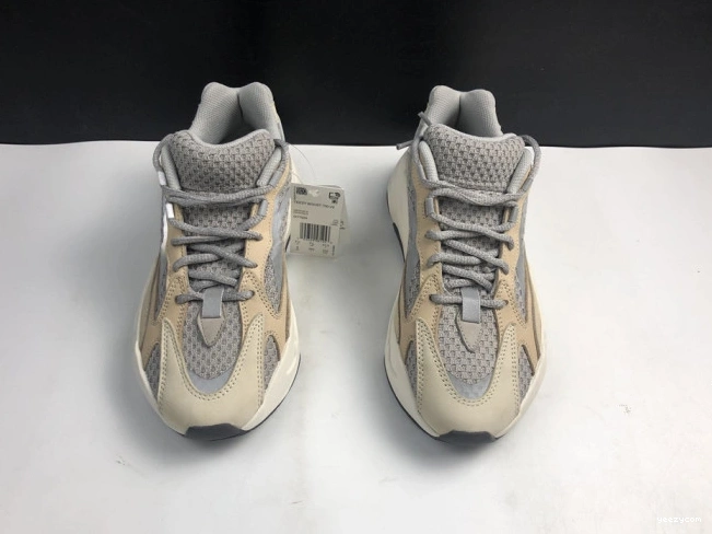 Adidas 700 Boost Yeezy Cream Cream GY7924 V2 0922